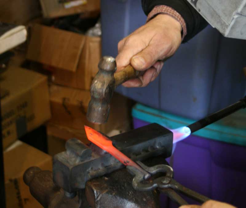 precise forging of 
	fine edge of wood carving knife