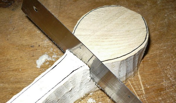 cutting shoulder with saw